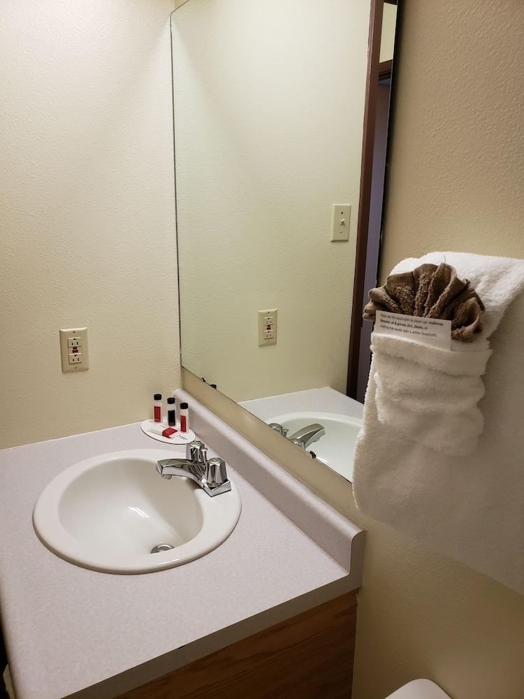 ซูเปอร์ 8 บาย วินด์แฮม มูส จอว์ แคตเชวัน Hotel ภายนอก รูปภาพ