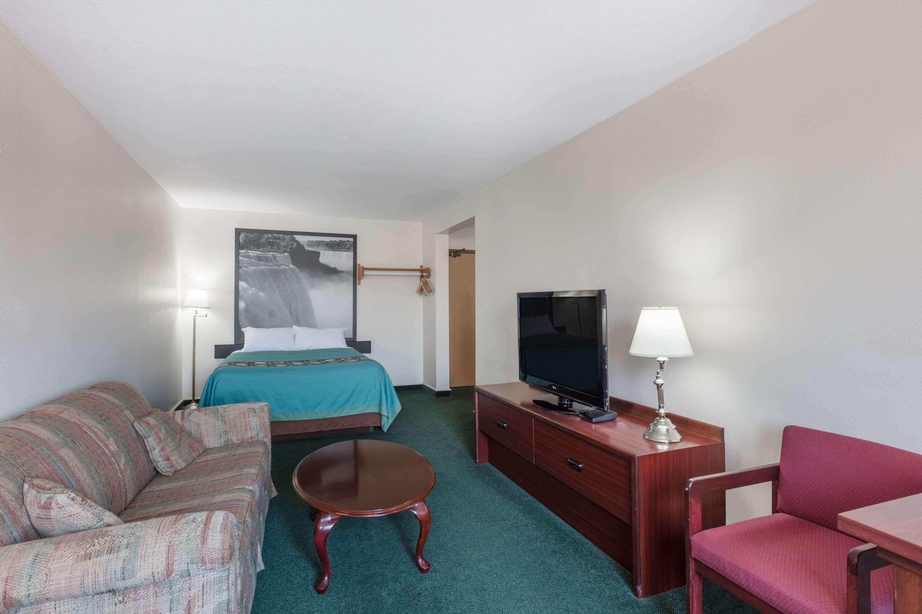 ซูเปอร์ 8 บาย วินด์แฮม มูส จอว์ แคตเชวัน Hotel ภายนอก รูปภาพ